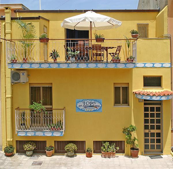 I Colori Dell'Arcobaleno Santo Stefano di Camastra Exterior foto